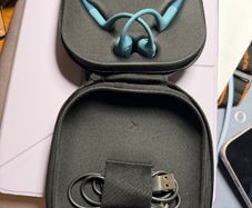 Shokz OpenRun Pro (S810) Bone Conduction Headphones - Teal, Case & Charger