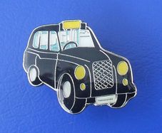 AUSTIN FX4 taxi (London black cab) - pin badge (1980's/1990's). Excellent condition.