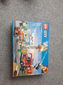 Lego City: Burger Bar Fire Rescue (60214)