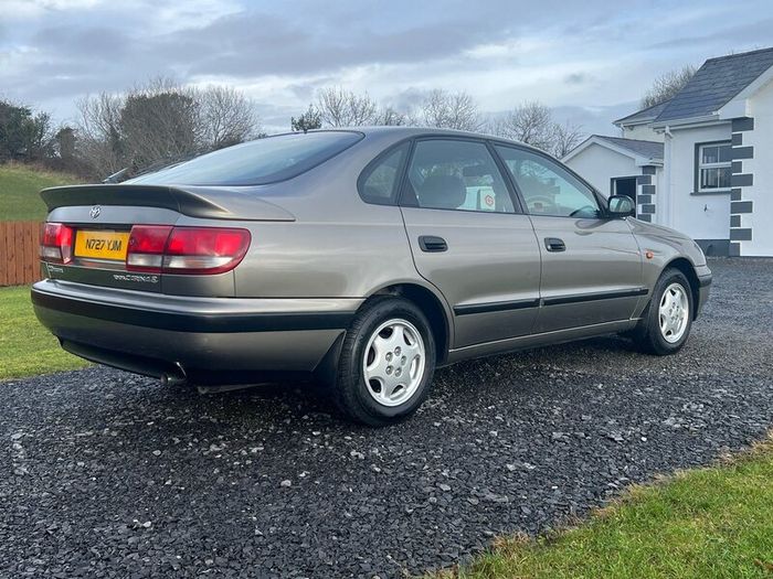 Toyota Carina e 2.0 Executive