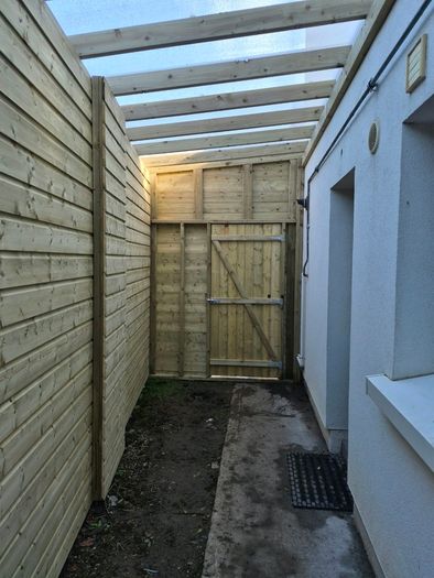 leanto covered side entrance pergola Decking Fencing