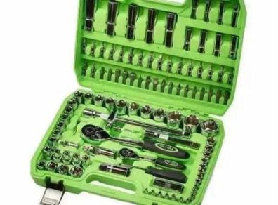 108 Piece 1/4  & 1/2 Drive Socket, Ratchet & Bit Set