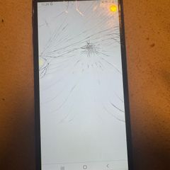 Samsung Galaxy J6+ (Locked to Lyca Mobile / Cracked Screen + Cable)