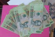 Viet Nam Banknotes 1,830,000 Dong in Extremely Fine Condition