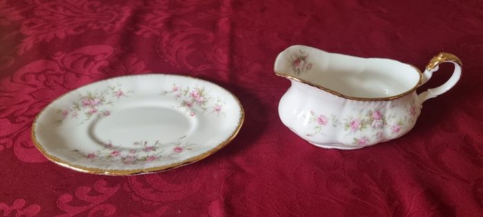 3 Piece Royal Albert Victoriana Rose Bone China Gold Gilt Gravy Boat, Gravy Boat Saucer And Square Dip Dish Set Made In England