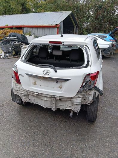 Breaking Toyota vitz 2014 petrol