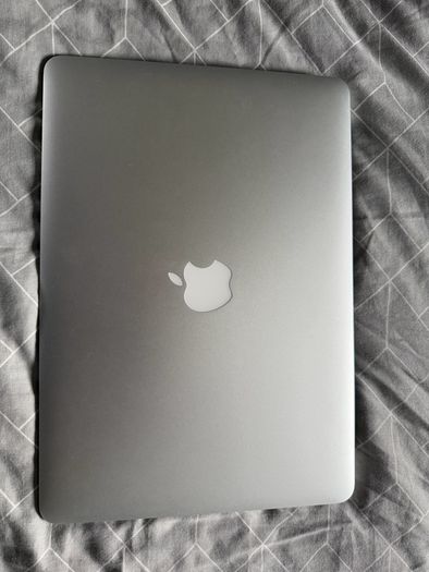 MacBook Air i5