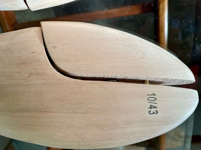 Vintage Gentlemen Sculpted Wooden Shoe Trees Set Size 10 or 43 Fitzpatricks Shoes