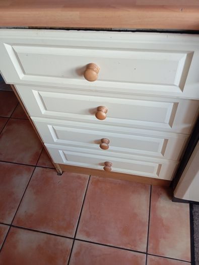 Cream shaker kitchen