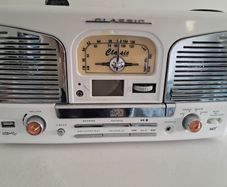 RETRO Music centre and record player