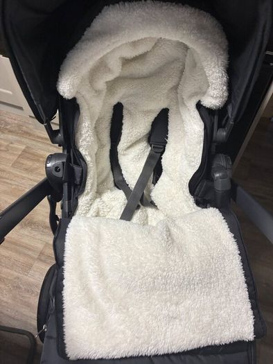 UPPAbaby Vista V2 with extras - black