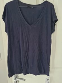 NWT navy tshirt
