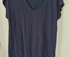 NWT navy tshirt