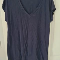 NWT navy tshirt