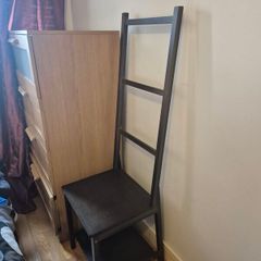 Freestanding towel