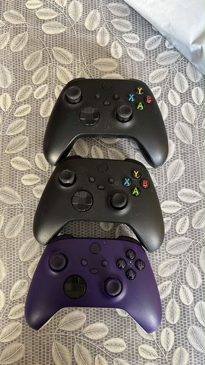 3 xbox joypads