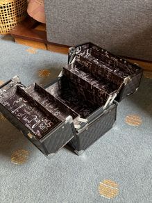 makeup box