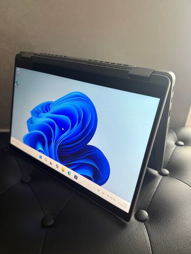 Dell Latitude 5330 2in1 Laptop i5/8GB/256SSD/FHD