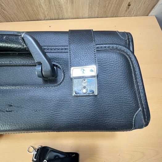 Samsonite Airline Pilot Attache Briefcase - Vintage - Black - Shoulder Strap