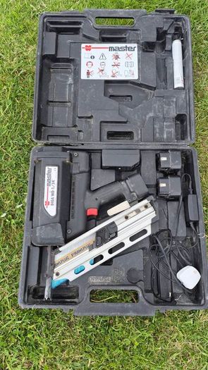 1st fix nail gun