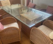 Dining table & 6 chairs