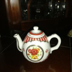 Mini Porcelain tea pot