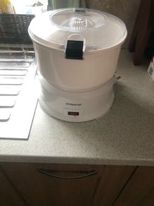Electric potatoe peeler