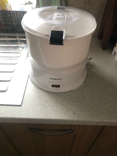 Electric potatoe peeler
