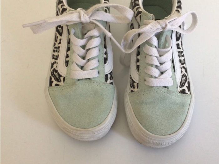 Little girls Vans Trainers in vgc Eu 27 Uk 10 infant
