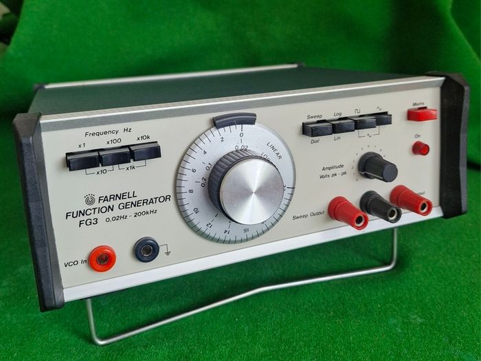 FARNELL Function Generator FG3