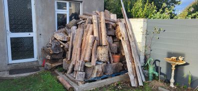 Firewood logs - Need Splitting