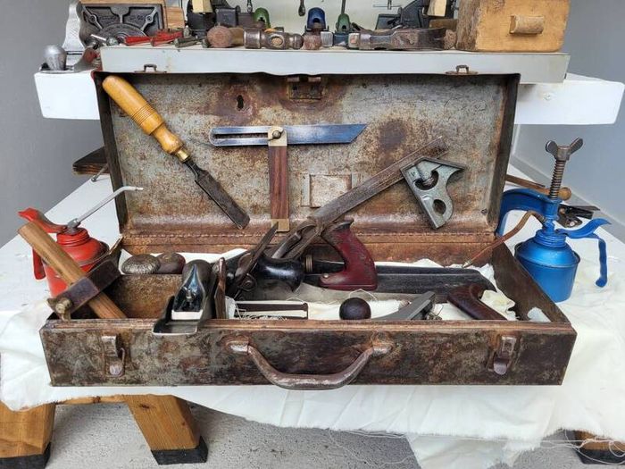 metal tool box