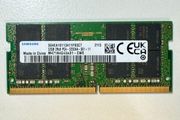 Samsung 32GB DDR4 module.