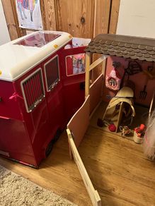 Our Generation Horse Stable & Horsebox