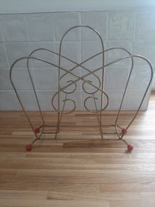 M8d Century Magazine Rack