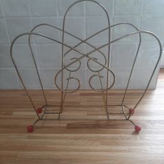 M8d Century Magazine Rack