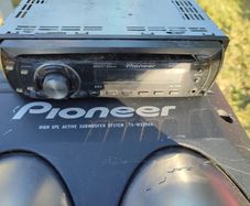 Pioneer subwoofer + radio