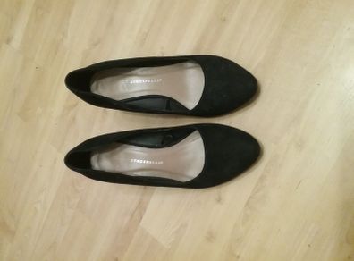 Black shoes UK4