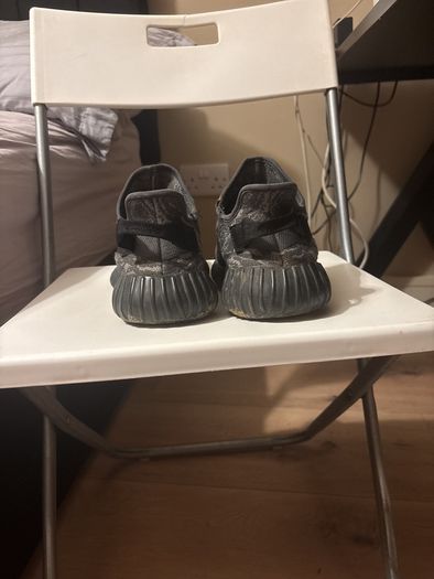 YEEZY 350 Graphite