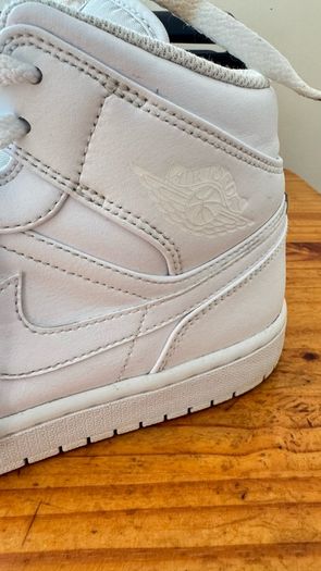 Air Jordan 1 Mid Triple White Size UK 8.5 (EUR 43)