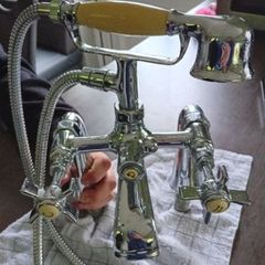 Bathroom mixer taps