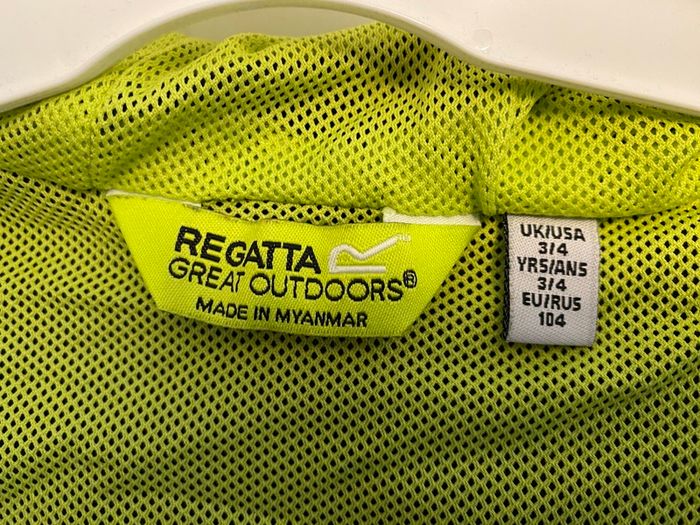 Black rain jacket 104 Regatta