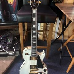HB SC500 WH vintage series Les Paul style guitar + extras