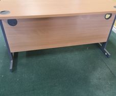 1400 mm beech office desks