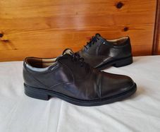 clarks wide fit brougues Size 7 eu 41 black with green in excellent condition