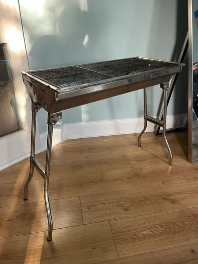 Barbecue grill foldable