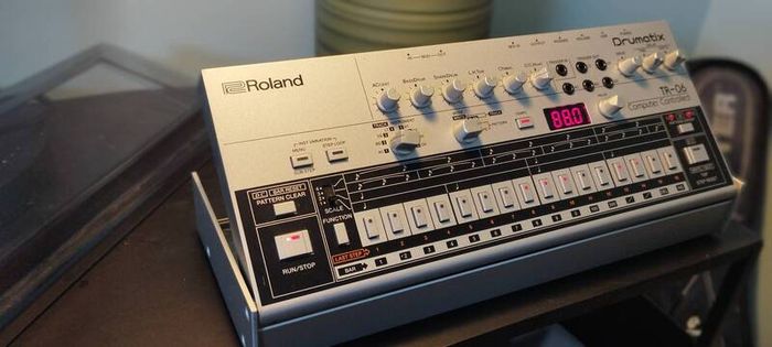 Roland Boutique TR-06 drum machine