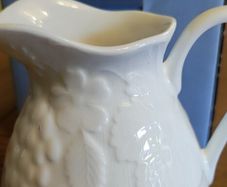 Wedgwood Strawberry & Vine White Creamer 1992 EUC Vintage