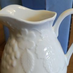 Wedgwood Strawberry & Vine White Creamer 1992 EUC Vintage