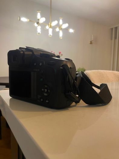 Panasonic DC FZ82 LUMIX camera